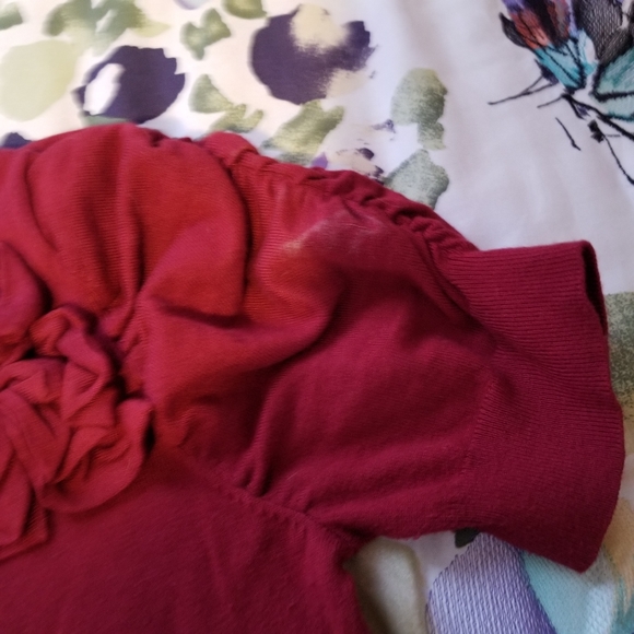 willie smith sweater very pretty,nice color of dark red. See sleeve detail. - Picture 5 of 5